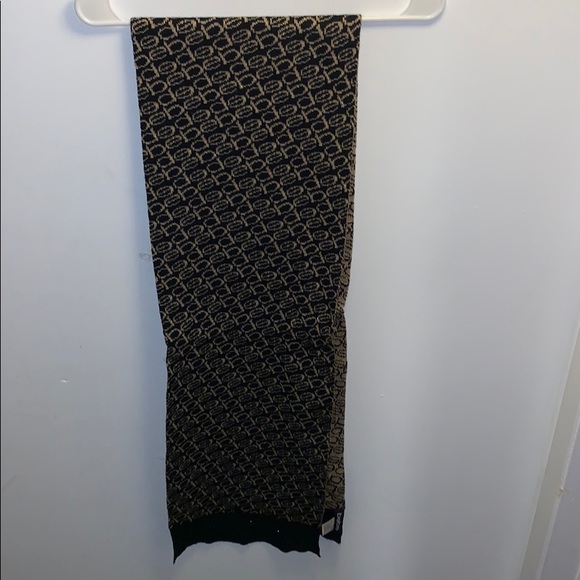 Scarf - Picture 4 of 4